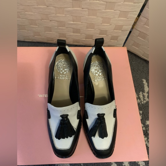 Vince Camuto black & white leather heeled Oxford loafers w/tassel 6.5 US 37 EU - Picture 2 of 4